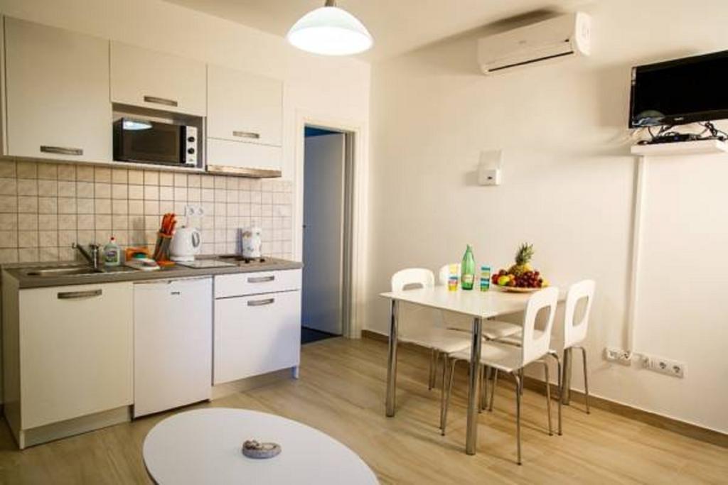 Nemira Sunny Apartments Omiš Rum bild