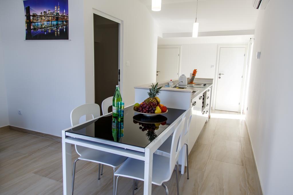 Nemira Sunny Apartments Omiš Rum bild